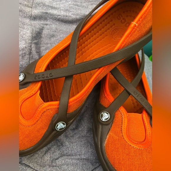 🌹🌹Crocs Water Shoes Size 7🌹🌹 - Picture 2 of 10